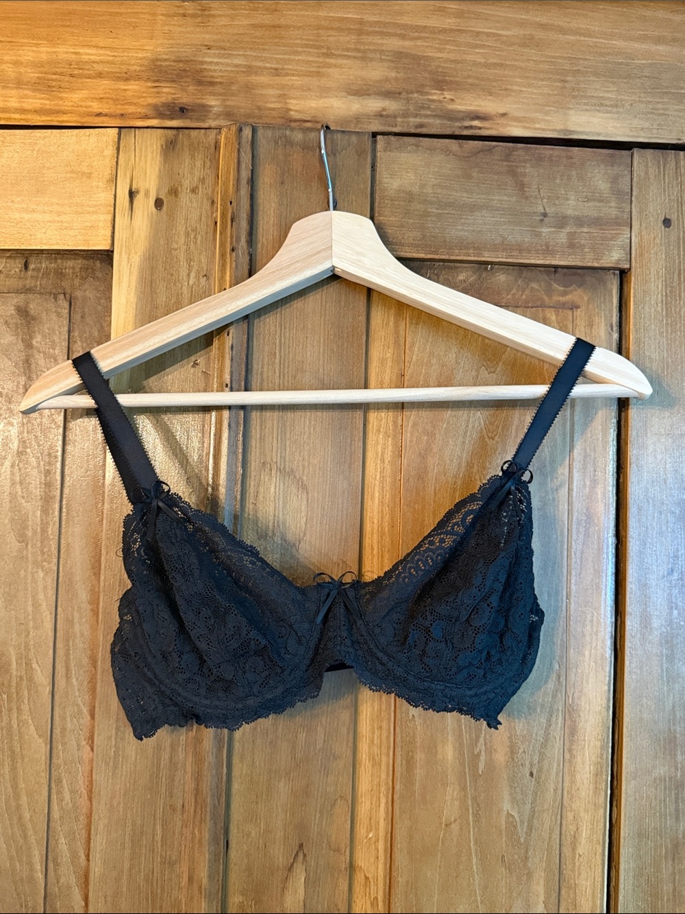 Victoria's Secret 36C Black Lace Underwire Bra
